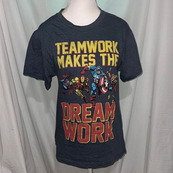 Marvel Short Sleeve graphic Tee Teamwork Makes The Dream Work size small - Picture 1 of 3